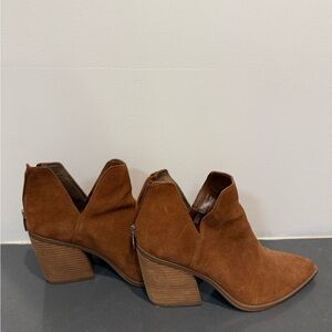 Steve Madden Camryn Tan Suede Ankle Booties